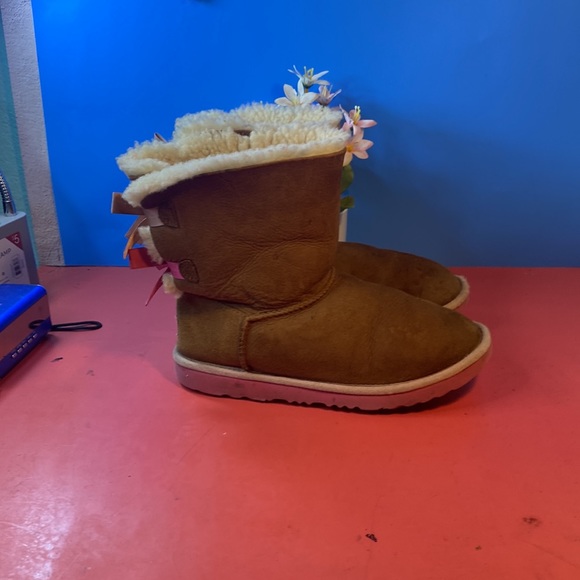 Ugg boots SZ 8 T - Picture 2 of 9
